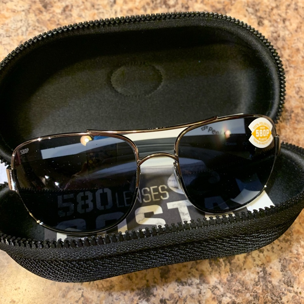 Costa Del Mar sunglasses - Picture 1 of 4